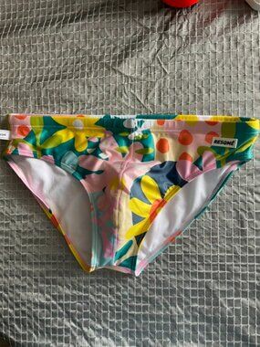 Resqme Studio swimsuit size L NEW without tags style Matisse
